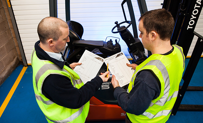 fork lift truck pre use checks